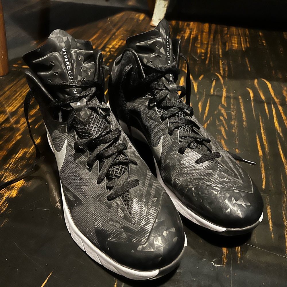 Men’s Nike basketball shoes. Size 14.